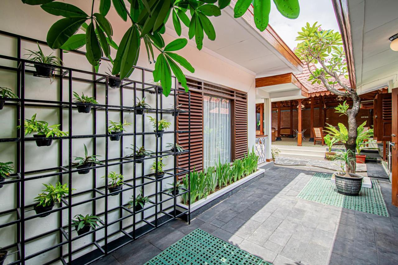 Roemah Noni Macanan Wisma tamu